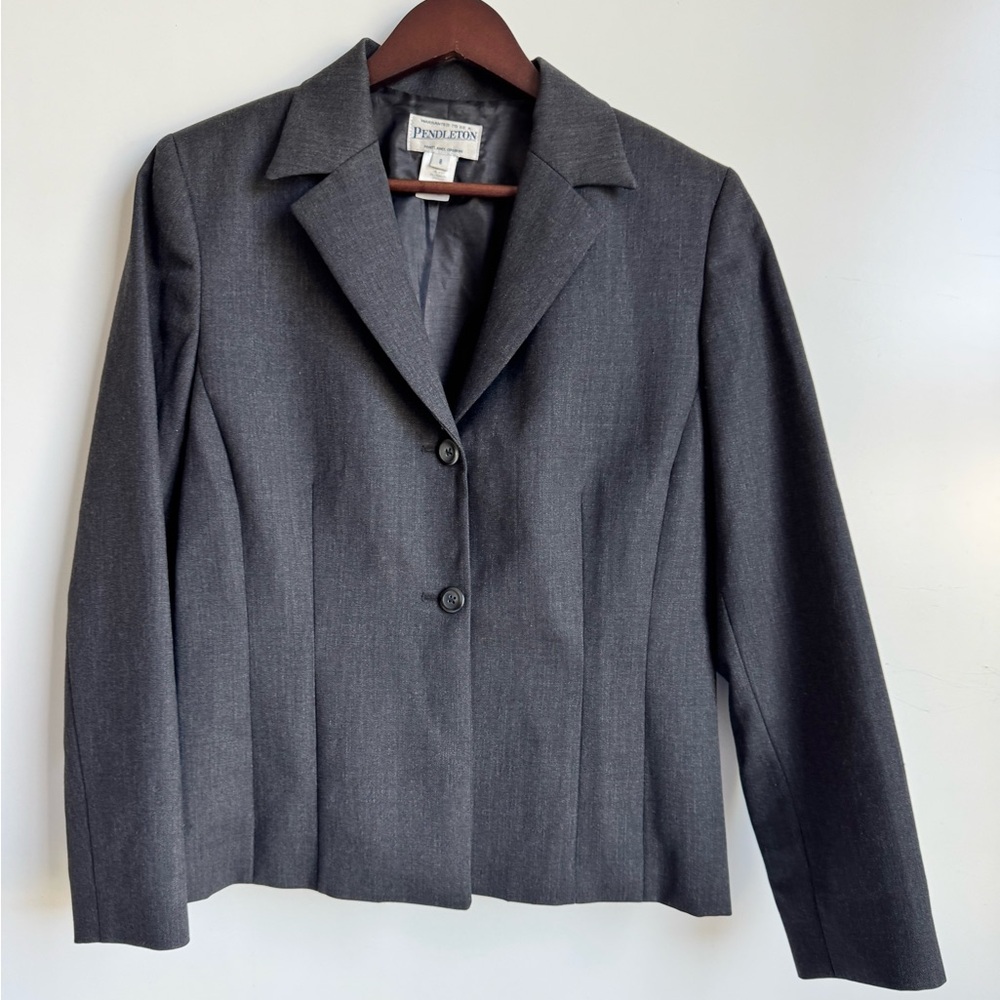 Pendleton Classic Women’s Suit Jacket Blazer
wool‎ size 8 Heather Gray Business